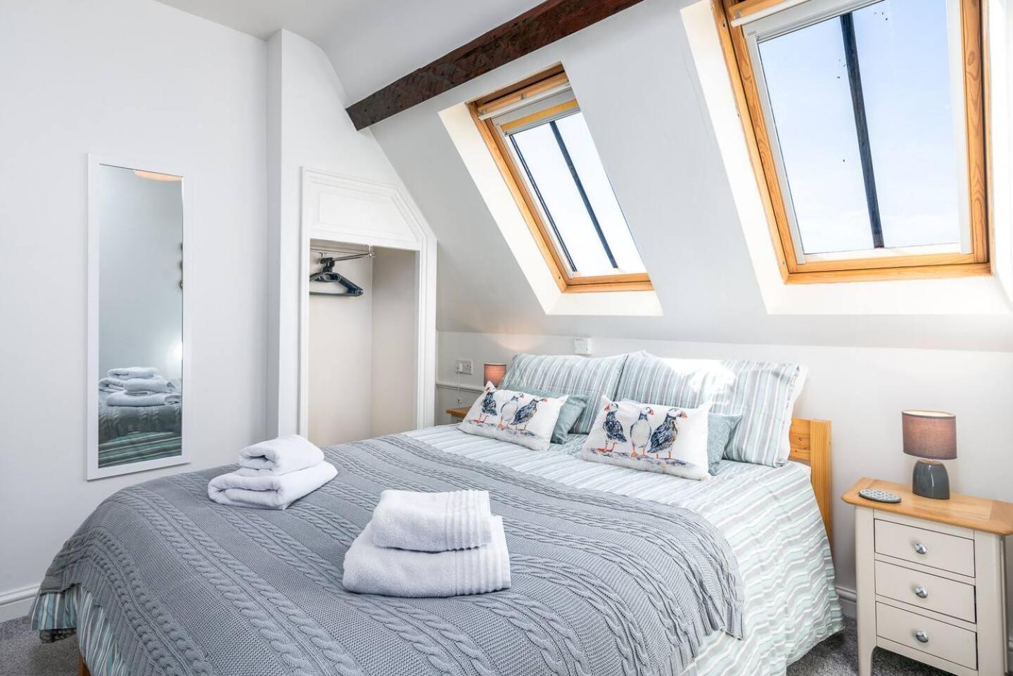 The Look Out Characterful Apartment Уитби Экстерьер фото